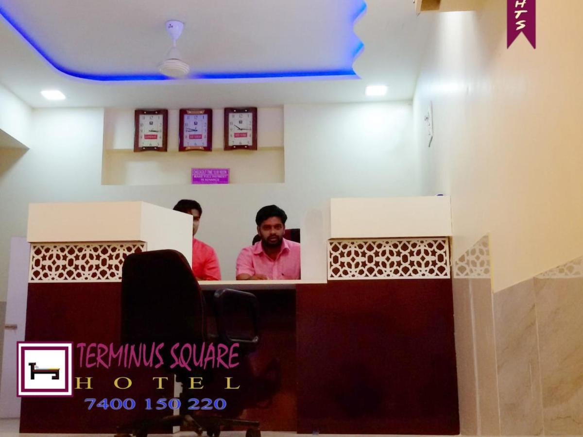 Hotel Terminus Square Kurla Esterno foto