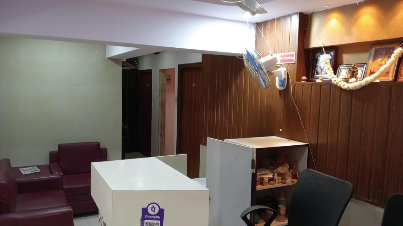 Hotel Terminus Square Kurla Esterno foto