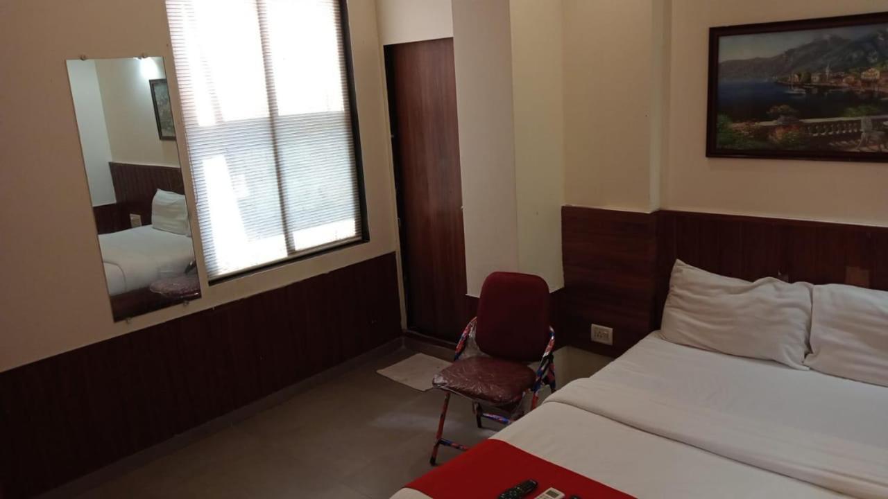Hotel Terminus Square Kurla Esterno foto