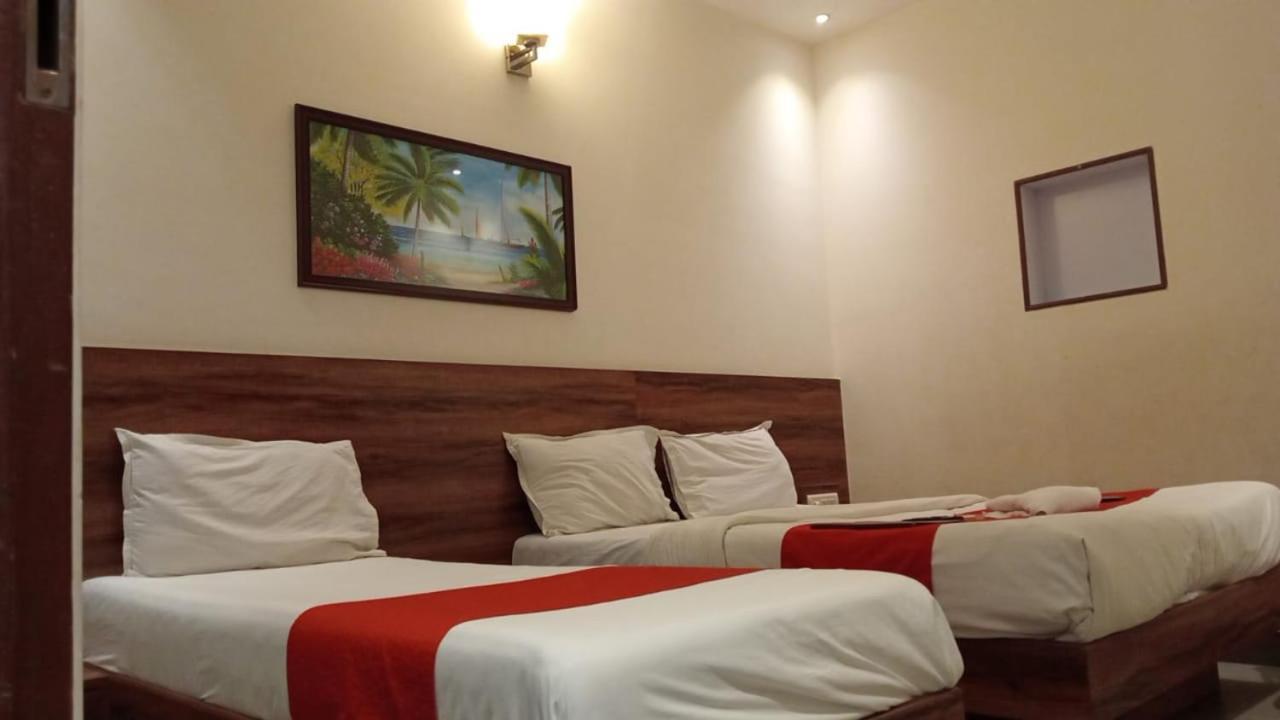 Hotel Terminus Square Kurla Esterno foto
