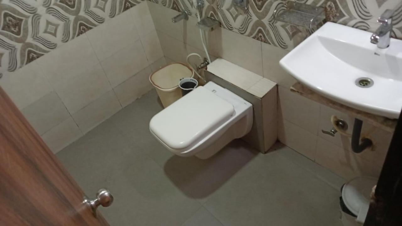 Hotel Terminus Square Kurla Esterno foto