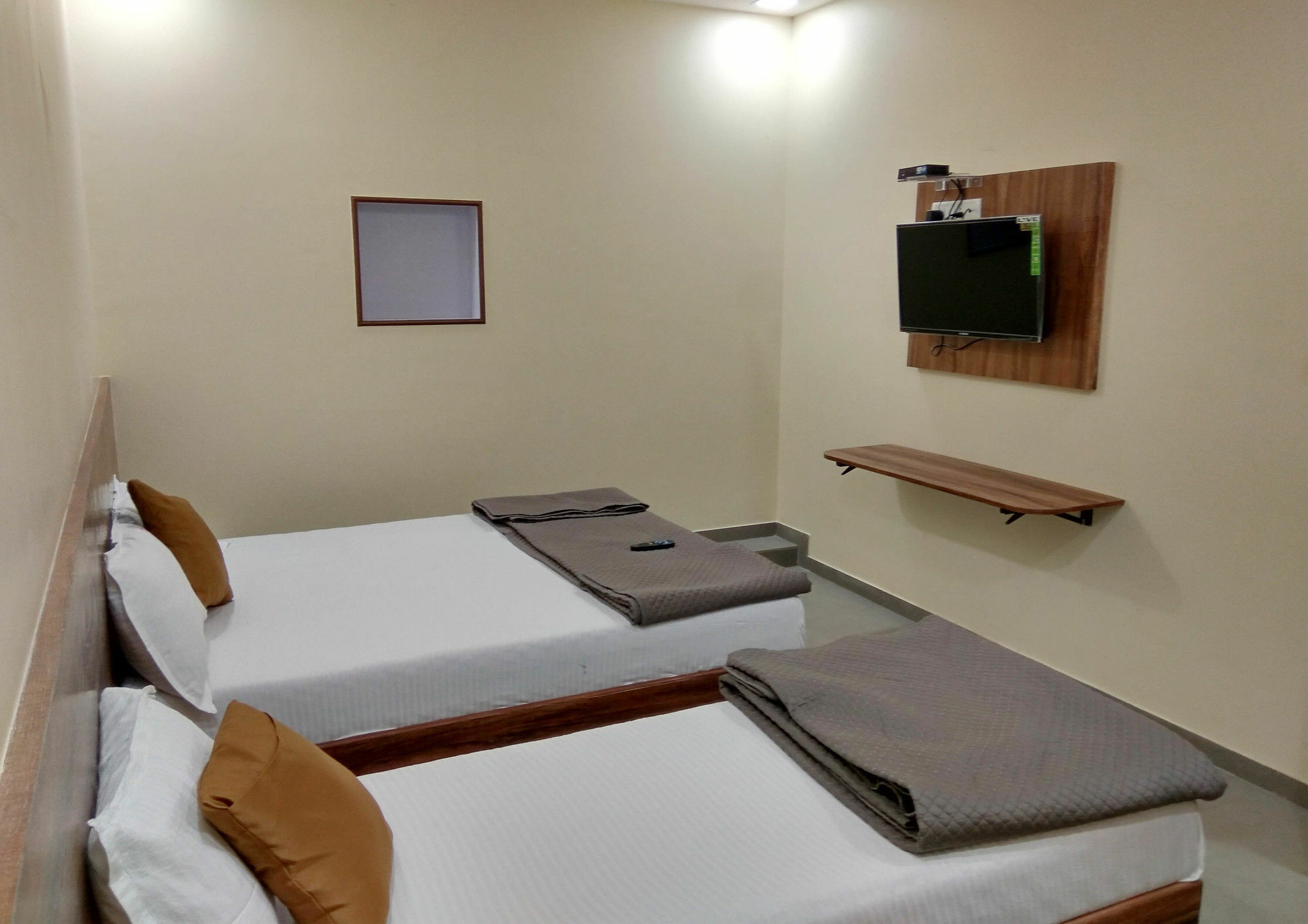 Hotel Terminus Square Kurla Esterno foto