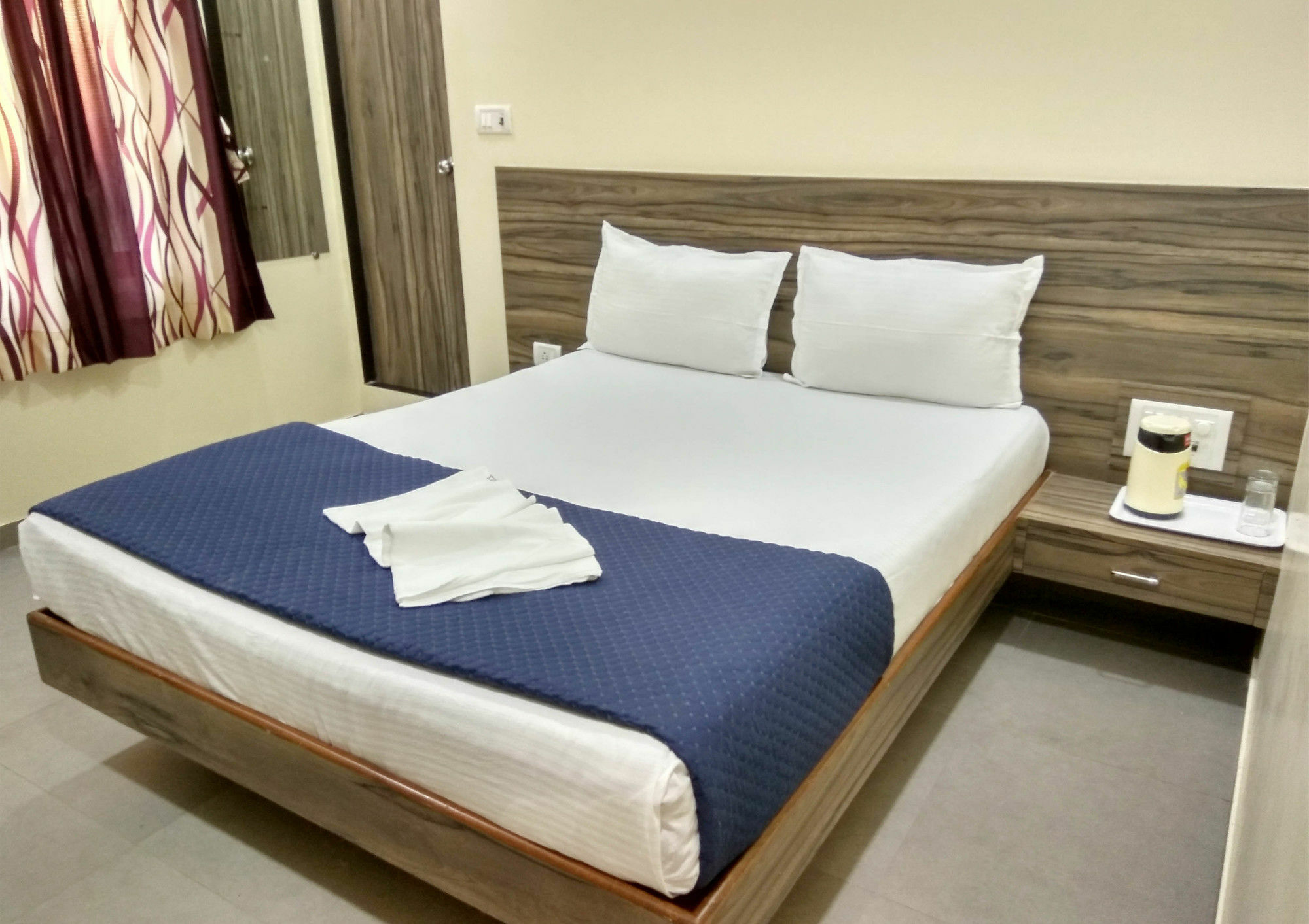 Hotel Terminus Square Kurla Esterno foto