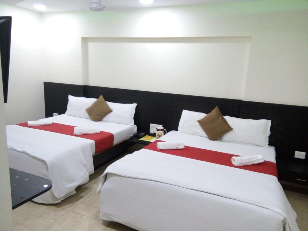 Hotel Terminus Square Kurla Esterno foto